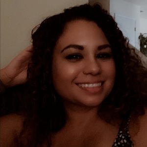 Meet your Posher, Desirae